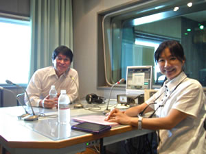 山本社長とアナウンサー水野潤子さんとツーショット